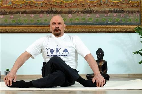 Yogi Kazım Kaç Yaşında